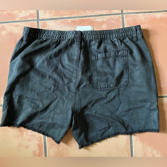 NWT Aerie gray linen blend frayed shorts size XL - Picture 2 of 4